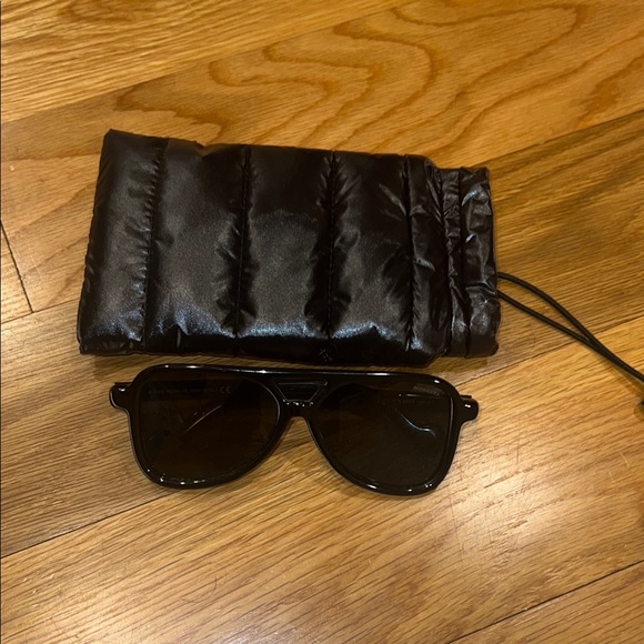 Moncler sunglasses - Picture 1 of 5